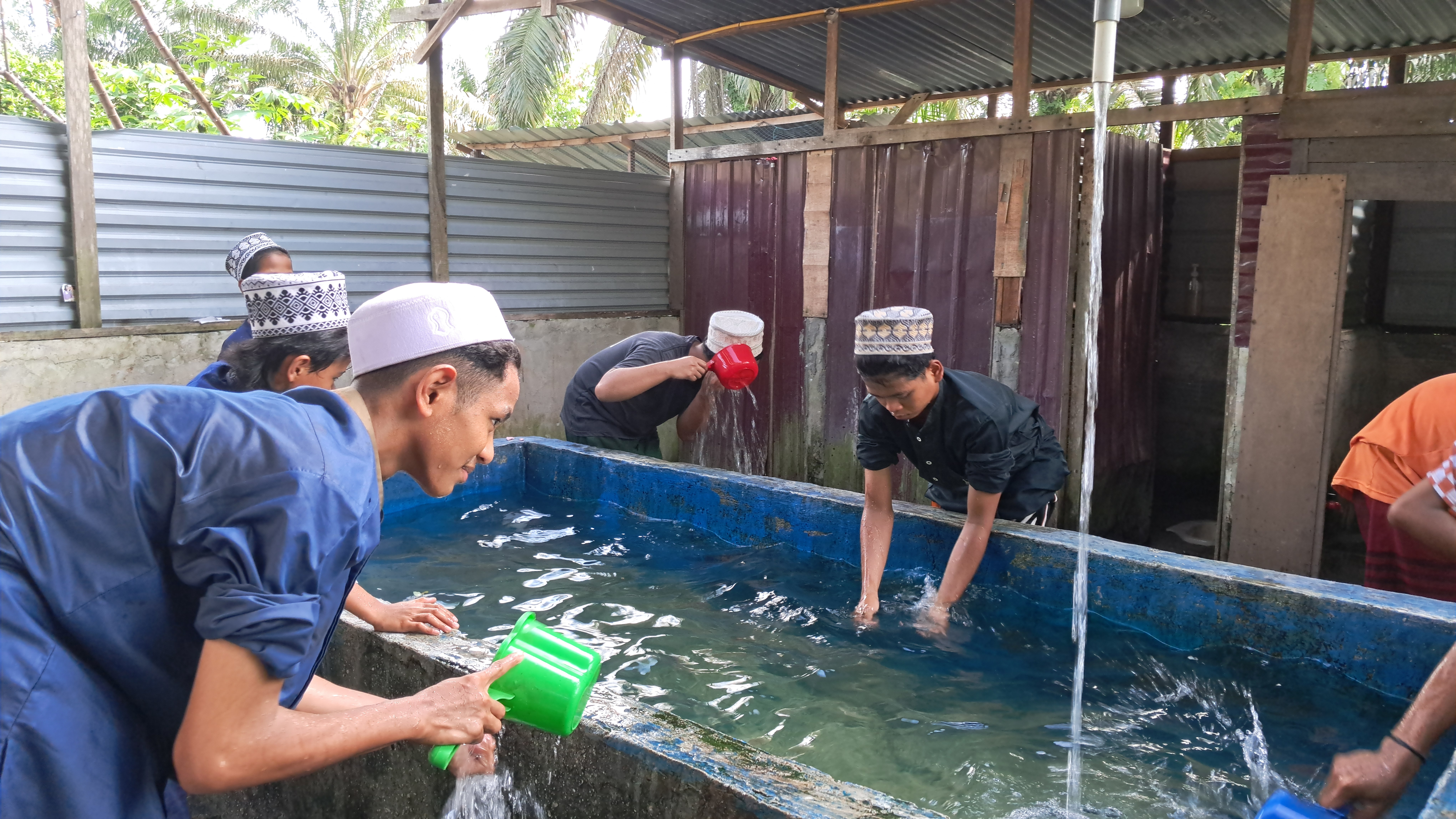 Bangun Pesantren Gratis Untuk Muallaf Pulau Mendol